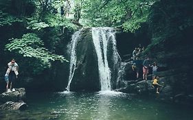Central Malham Wellbeing Escape With Hot Tub Sleeps 8