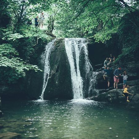 Central Malham Wellbeing Escape With Hot Tub Sleeps 8 Exterior photo