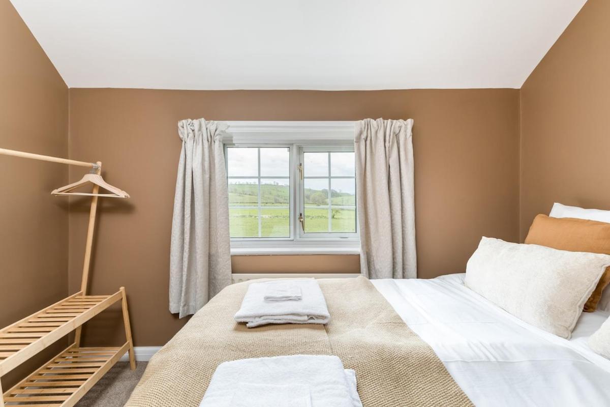 Central Malham Wellbeing Escape With Hot Tub Sleeps 8 Exterior photo