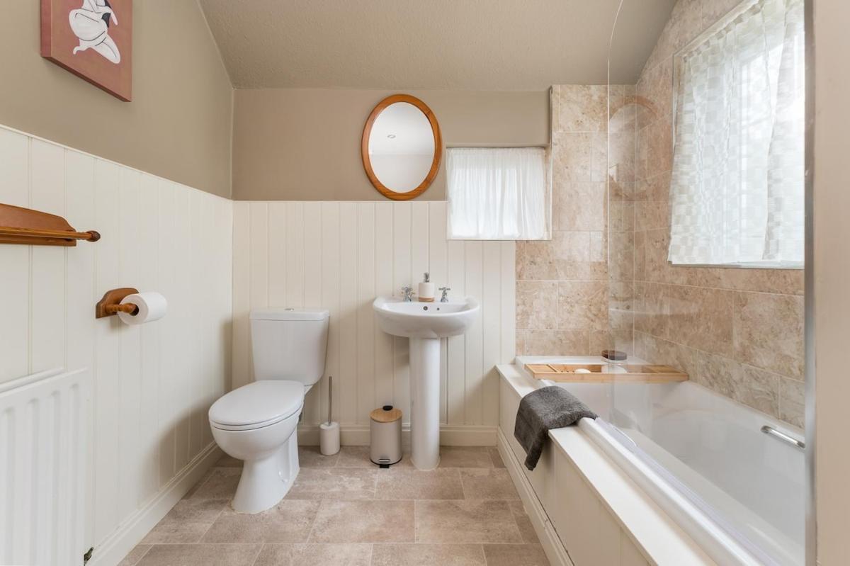 Central Malham Wellbeing Escape With Hot Tub Sleeps 8 Exterior photo